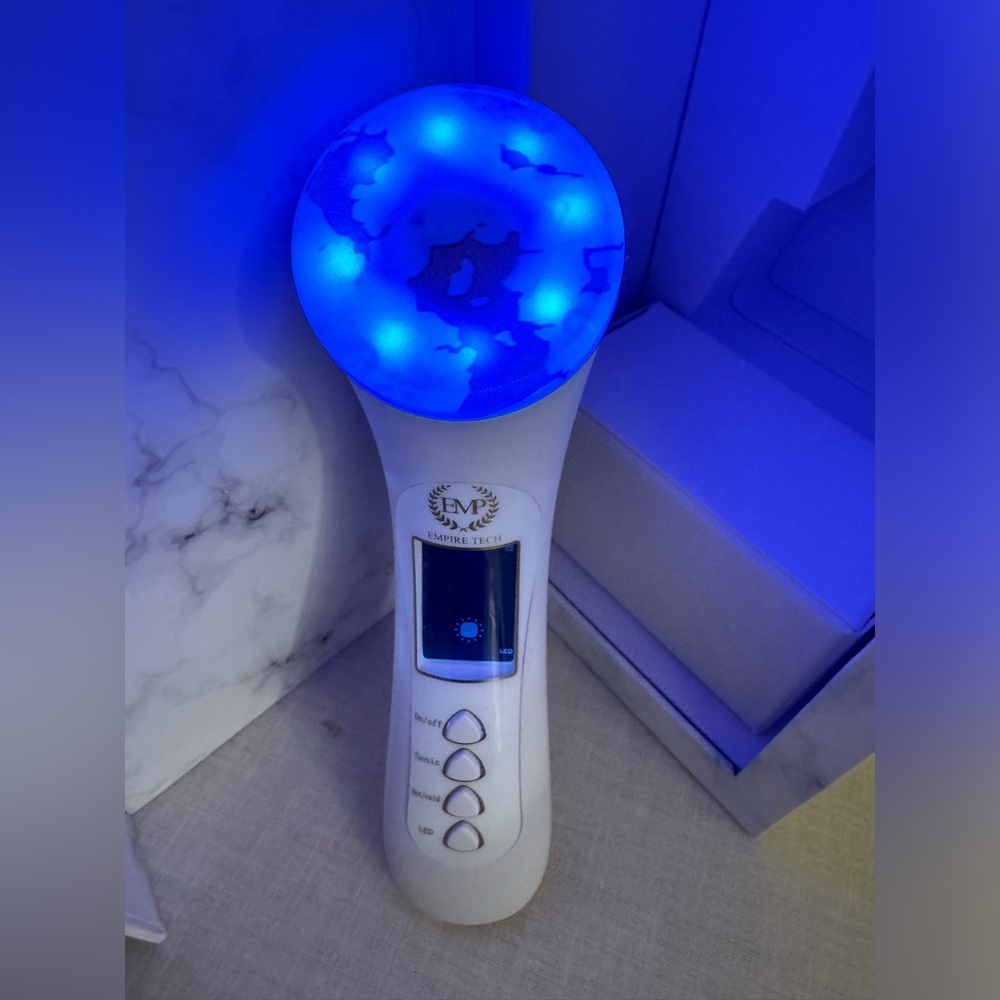 Brand new LED skin massager-professional grade 🎄holiday gift